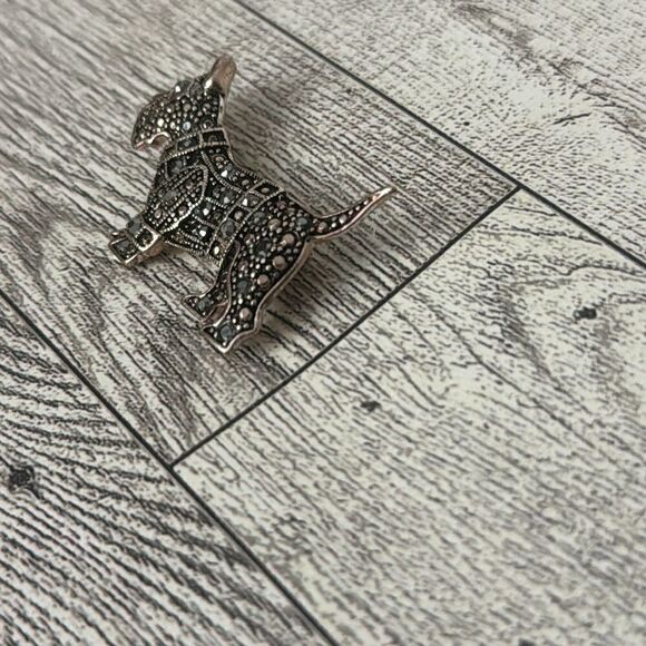Scottie Terrier Marcasite and Rose Gold Tone Pin - Picture 4 of 6